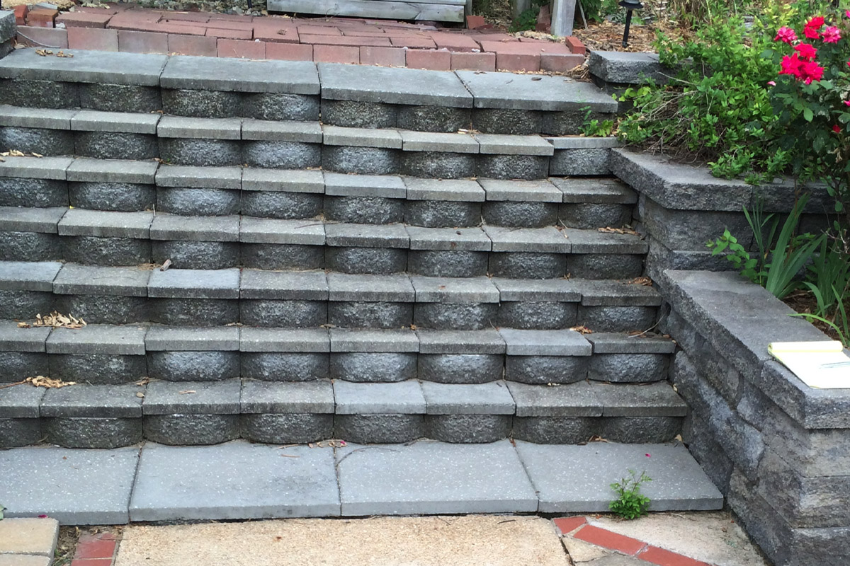 Retaining Wall Construction in St. Louis and St. Charles MO Area
